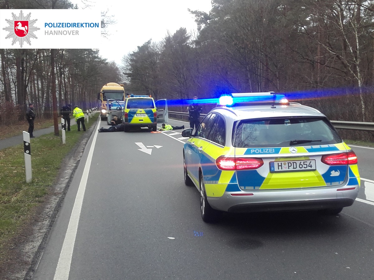 POL-H: Bundesautobahn (BAB) 7: Entlaufener Hund nach drei Tagen eingefangen