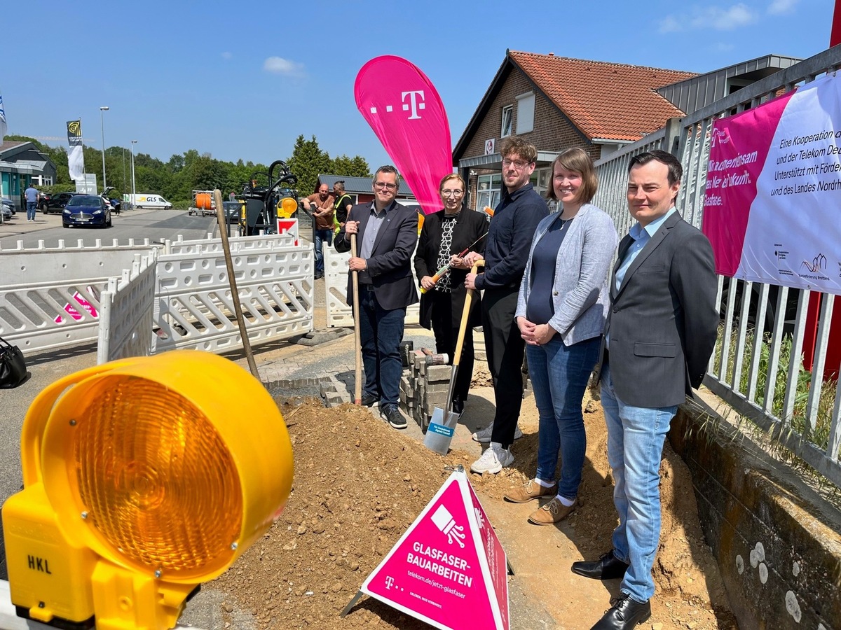 Telekom startet Glasfaser-Ausbau in Bedburg