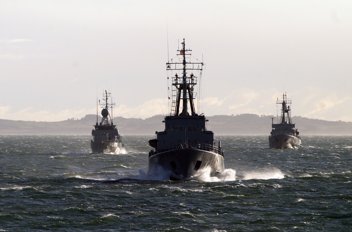 NATO-Minenjäger zu Besuch im Marinestützpunkt Warnemünde