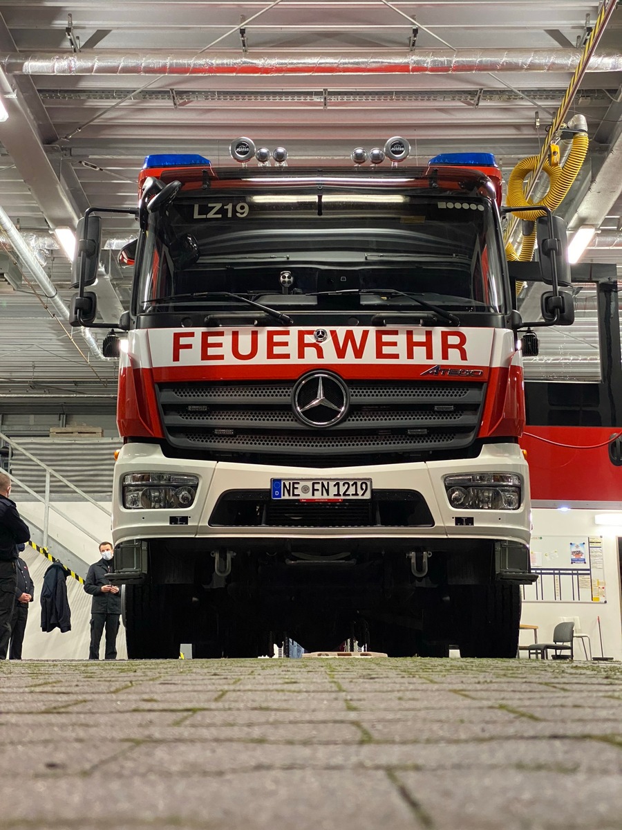 FW-NE: Erste Zwischenbilanz: Sturmtief zieht über die Stadt Neuss | 20:00-08:45 Uhr