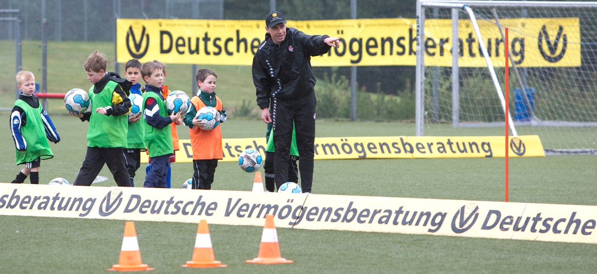 Deutsche Vermögensberatung (DVAG) und 1. FC Kaiserslautern:  DVAG-Talenttag 2010 - Sprungbrett für begabte Nachwuchsfußballer