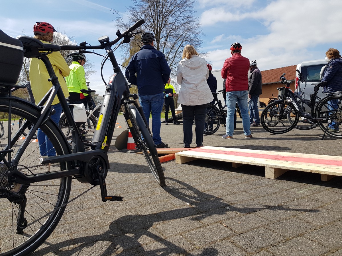 POL-HX: E-Bike-Training für Senioren / Weitere Termine geplant