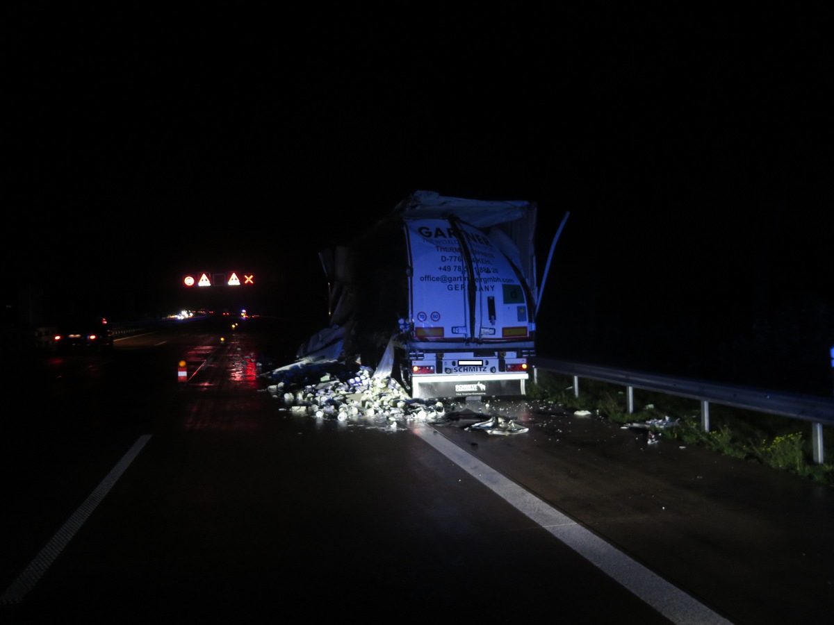 POL-DEL: Autobahnpolizei Ahlhorn: Verkehrsunfall zwischen zwei LKW mit hohem Sachschaden und einer leichtverletzten Person auf der Autobahn 1