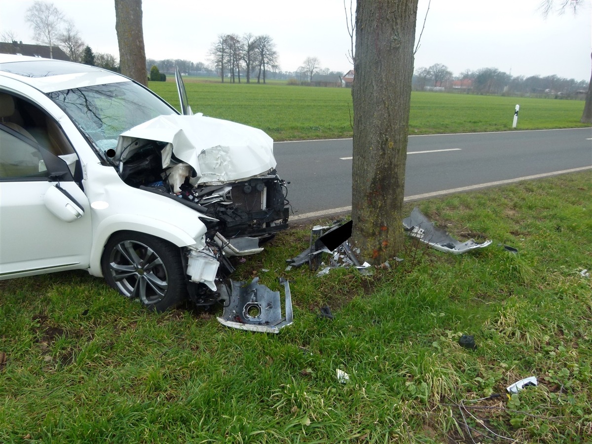 POL-MI: Toyota-Fahrer kracht gegen Baum und wird verletzt