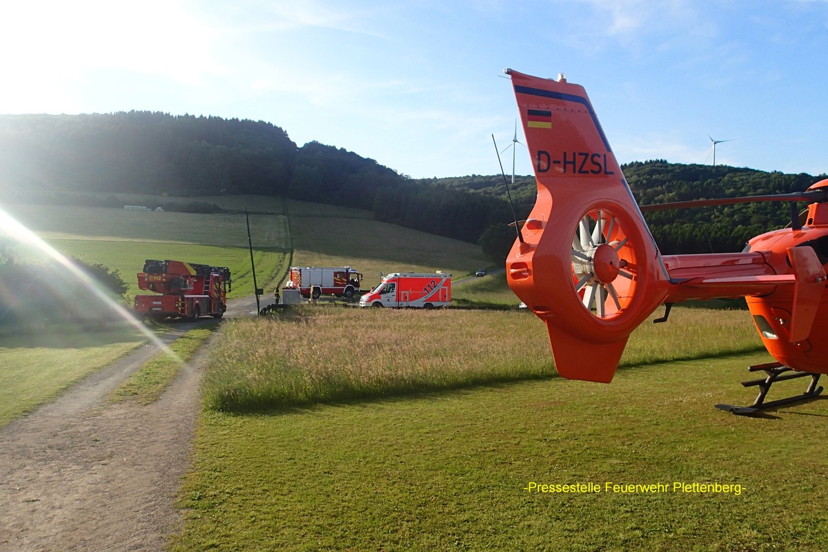 FW-PL: Rettungshubschrauber aus dem hessischen Kassel landete am Sonntagabend in Plettenberg. NRW-weit waren alle Rettungshubschrauber in Einsätzen gebunden.