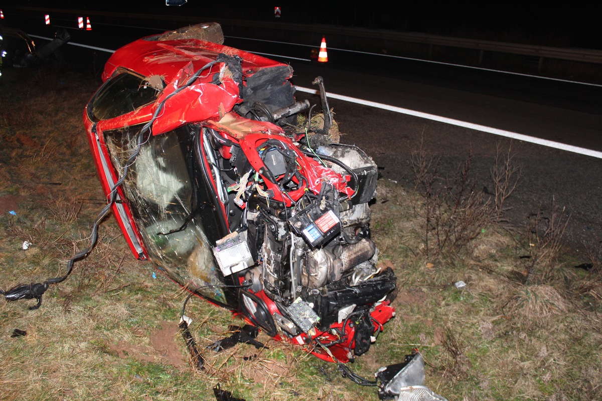 POL-PDKL: A63/Mehlingen, Unfallflucht nach Überholvorgang-ein Leichtverletzter