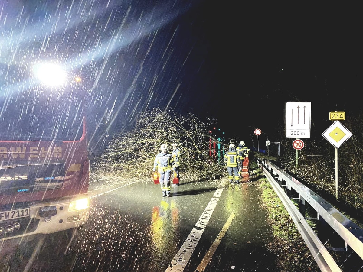 FW-EN: 28-stündiger Unwetter-Einsatz in Sprockhövel