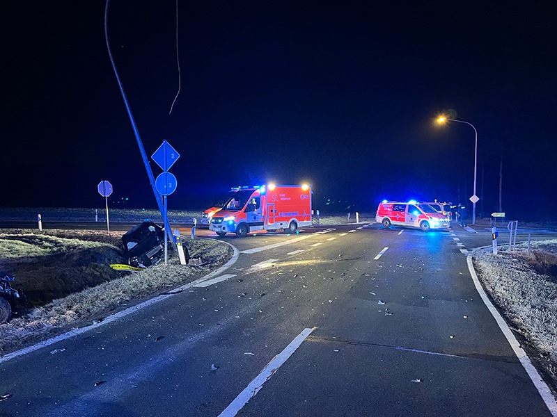 POL-ST: Westerkappeln, 19-Jährige bei Unfall schwer verletzt Kollision in Kreuzung, zwei Leichtverletzte