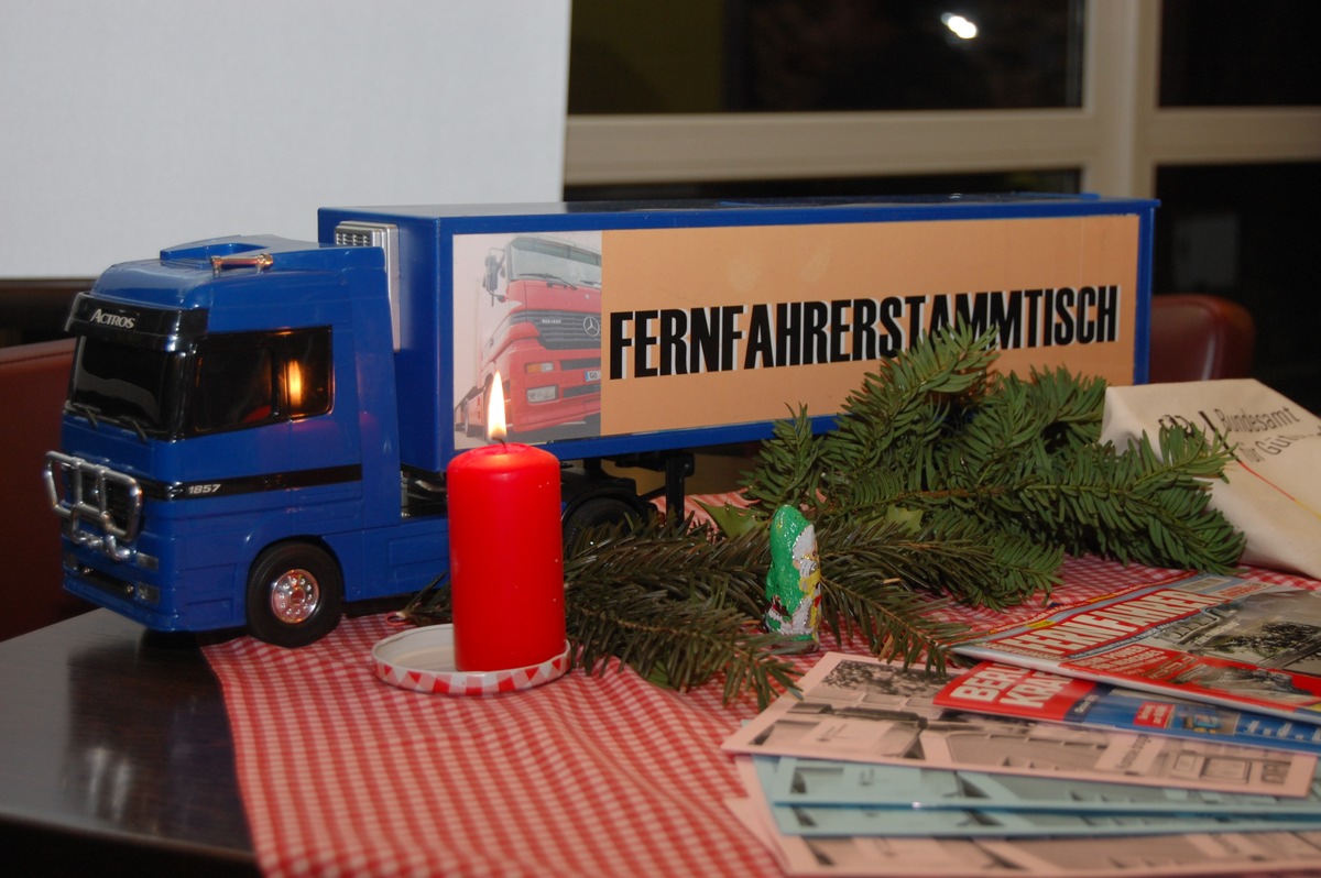 POL-WL: 137. Fernfahrerstammtisch der Polizeidirektion Lüneburg - vorweihnachtlicher Jahresrückblick -