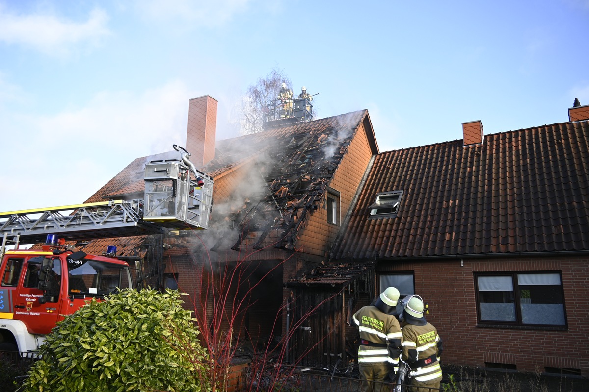 POL-HK: Walsrode - Brand eines Zweifamilienhauses Soltau - BMW X5 ...