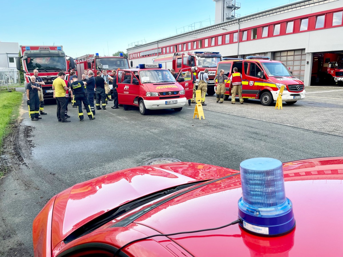 FW-PB: 350 Feuerwehrleute aus Ostwestfalen im Hilfseinsatz im Hochwassergebiet