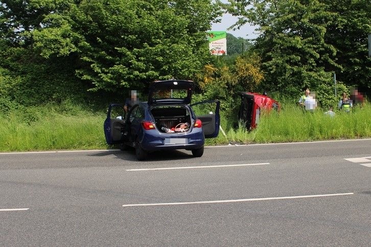 POL-RBK: Leichlingen - Vorfahrt missachtet - Zwei Leichtverletzte bei Verkehrsunfall