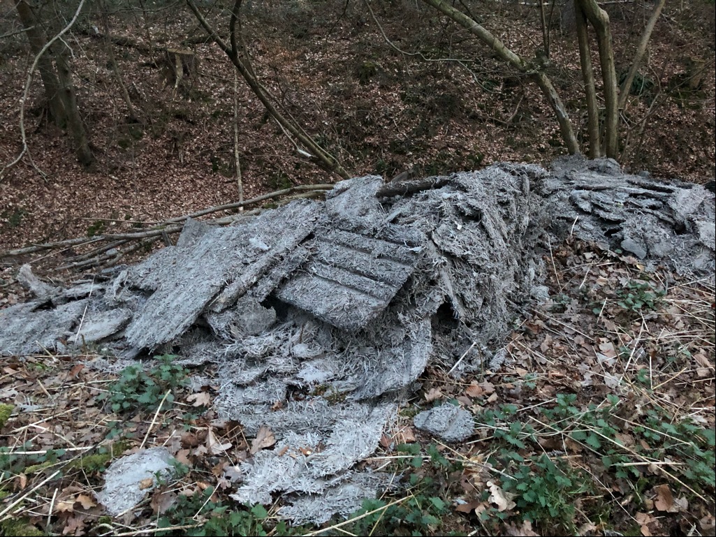 POL-MK: Illegal Bauschutt im Wald entsorgt