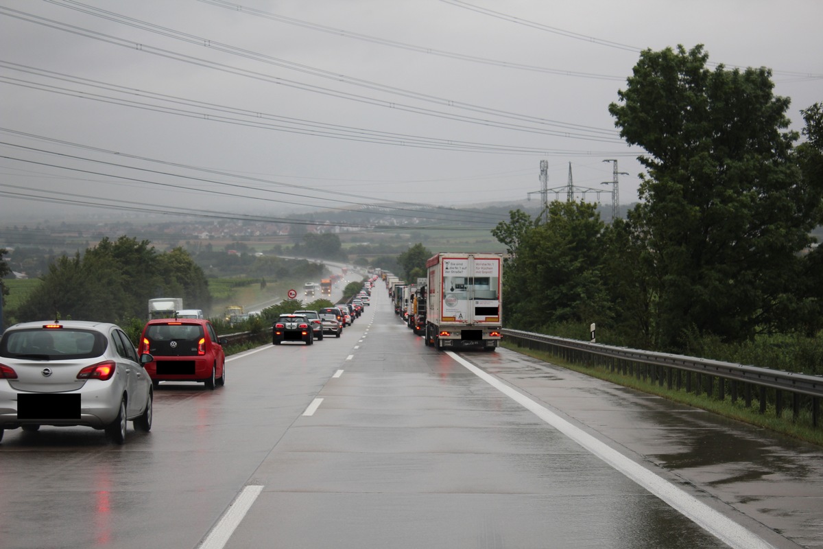 POL-PDNW: Starkregen wird zum Verhängnis - Verkehrsunfälle auf BAB6