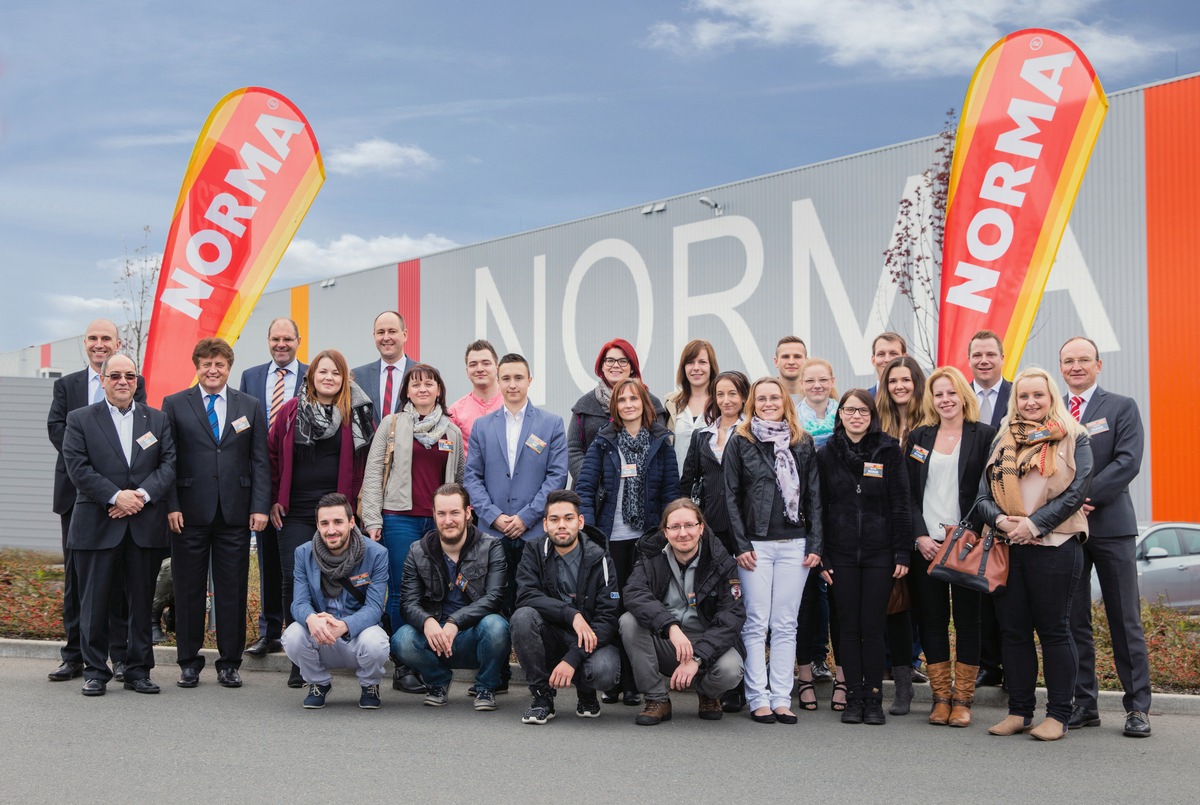 NORMA: Sechster Azubi-Tag 2015 - Die Besten der Besten in Fürth / Top-Azubis im Dialog mit Vorstand und Geschäftsleitung (FOTO)