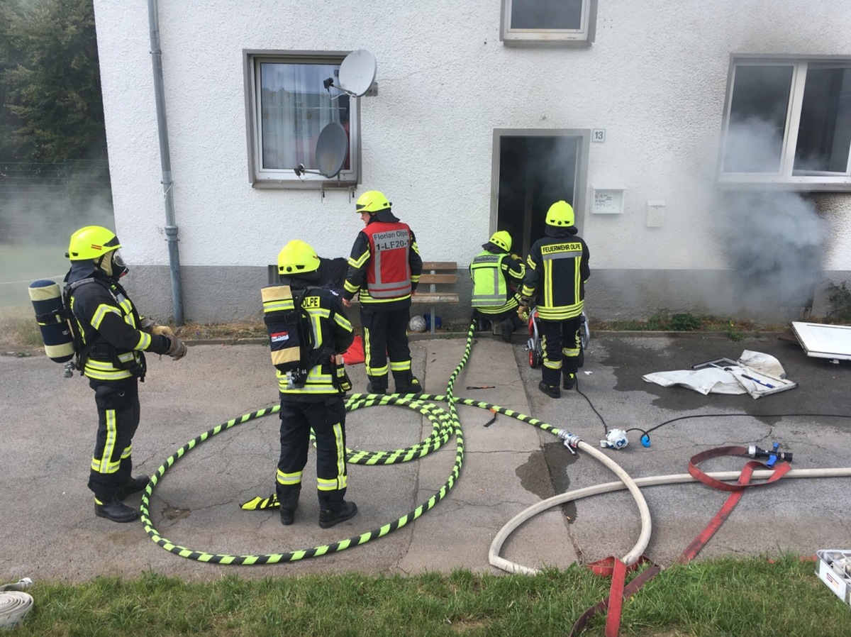 FW-OE: Brand eines Adventsgesteck