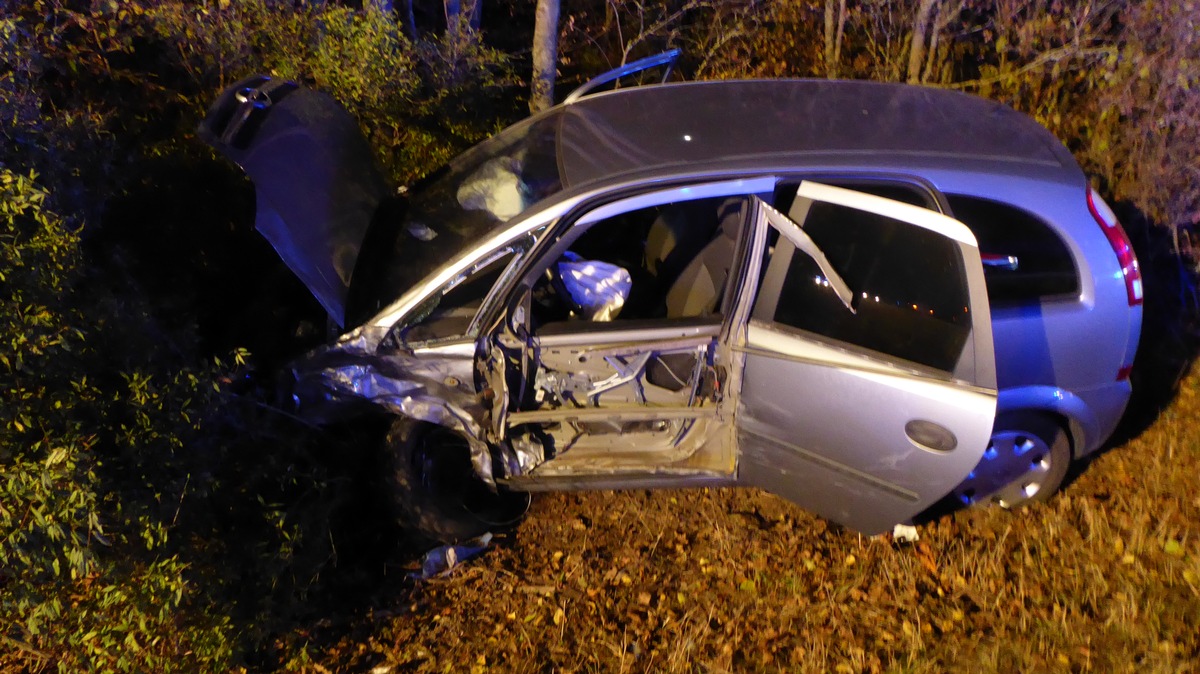 POL-PDWO: Verkehrsunfall mit 6 verletzten Personen - Totalsperrung der B 47 - Unfallverursacher alkoholisiert