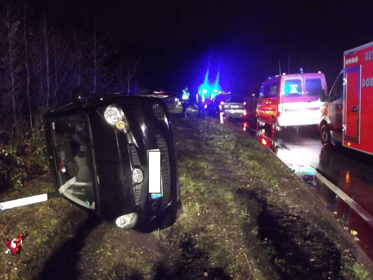 FW-DO: 09.12.2018 - VERKEHRSUNFALL AUF DER AUTOBAHN 2
PKW bleibt auf der Seite liegen