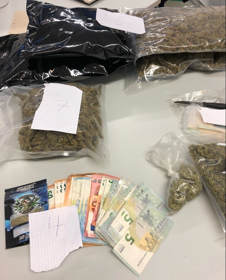 POL-BN: Bad Godesberg: Polizei stellt Marihuana und Bargeld bei Wohnungsdurchsuchung sicher