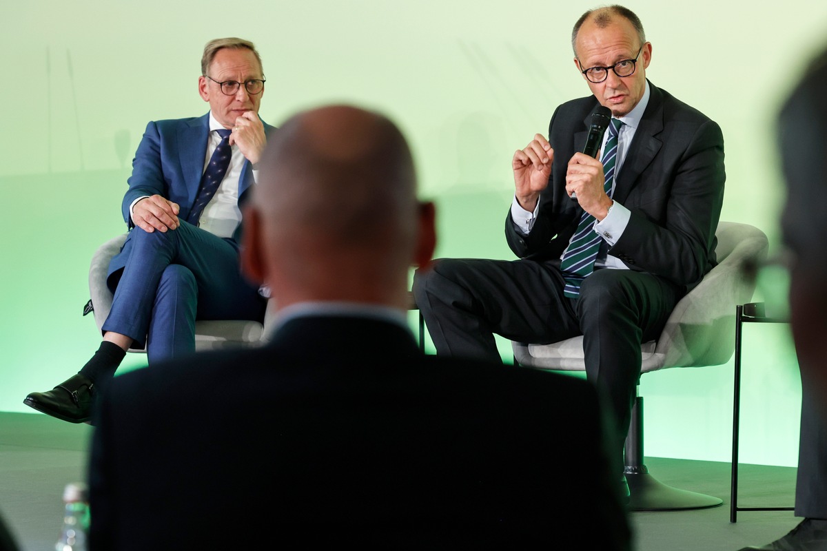 Friedrich Merz beim Deutschen Raiffeisentag 2024: / DRV-Präsident Holzenkamp: &quot;Wir brauchen eine Kultur der Zusammenarbeit&quot;