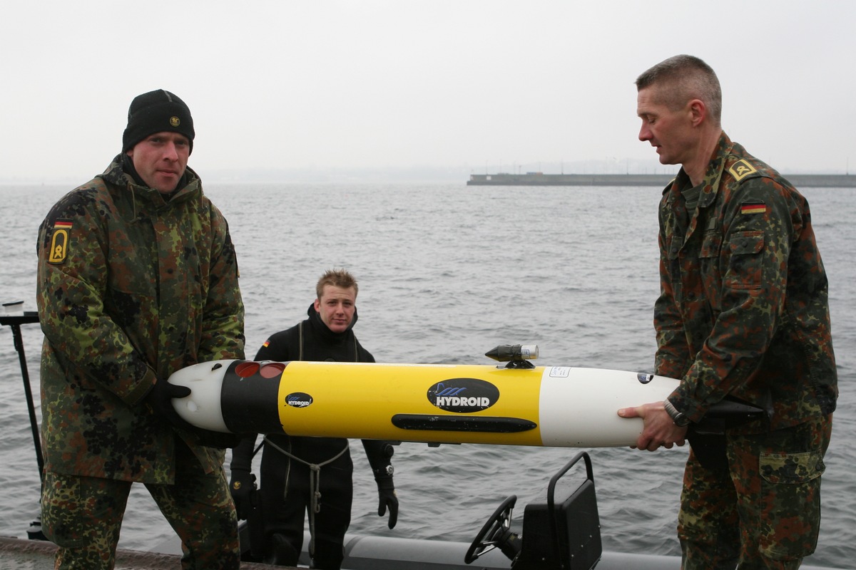 Deutsche Marine - Pressemeldung (Beitrag für Fachmedien): Minentaucher erproben modernste Technologie - Einsatz eines Autonomen Unterwasserfahrzeuges (AUV)