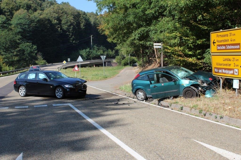 POL-PDPS: Unfall mit mehreren Verletzten