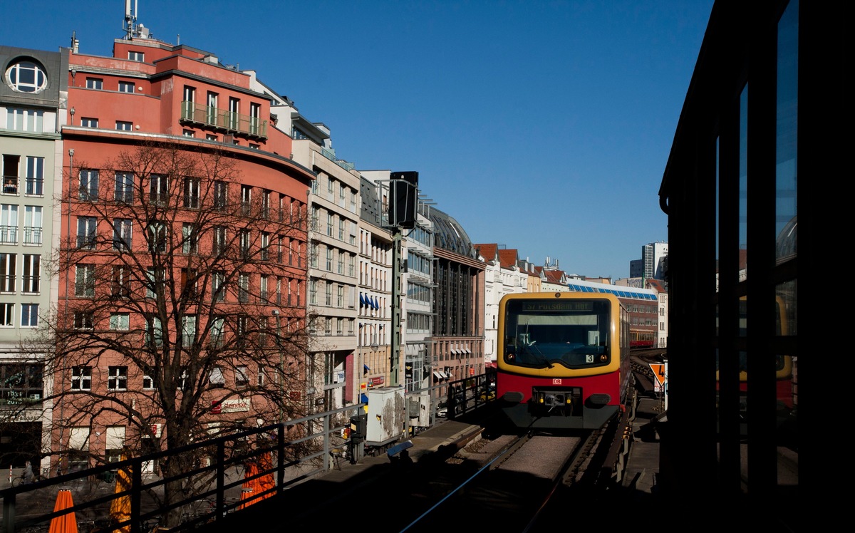 Die Deutsche Bahn stellt für Journalisten eine Auswahl an honorarfreien Pressebildern zur Verfügung (BILD)