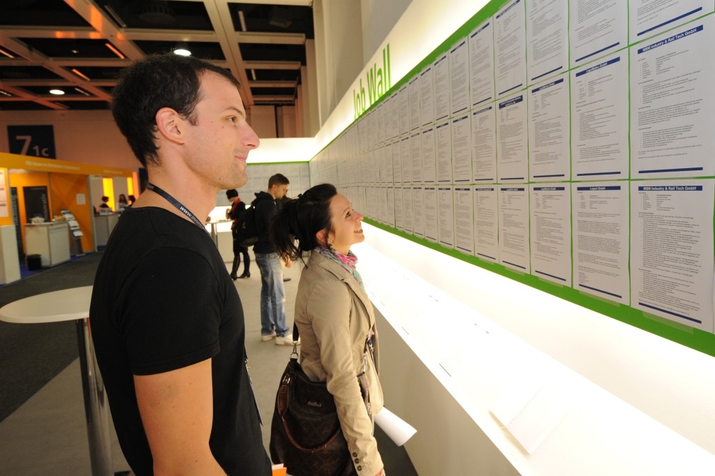 Nachwuchs und Karriere auf der InnoTrans 2014: Internationale Leitmesse für Verkehrstechnik führt exklusive Career Tours ein (FOTO)