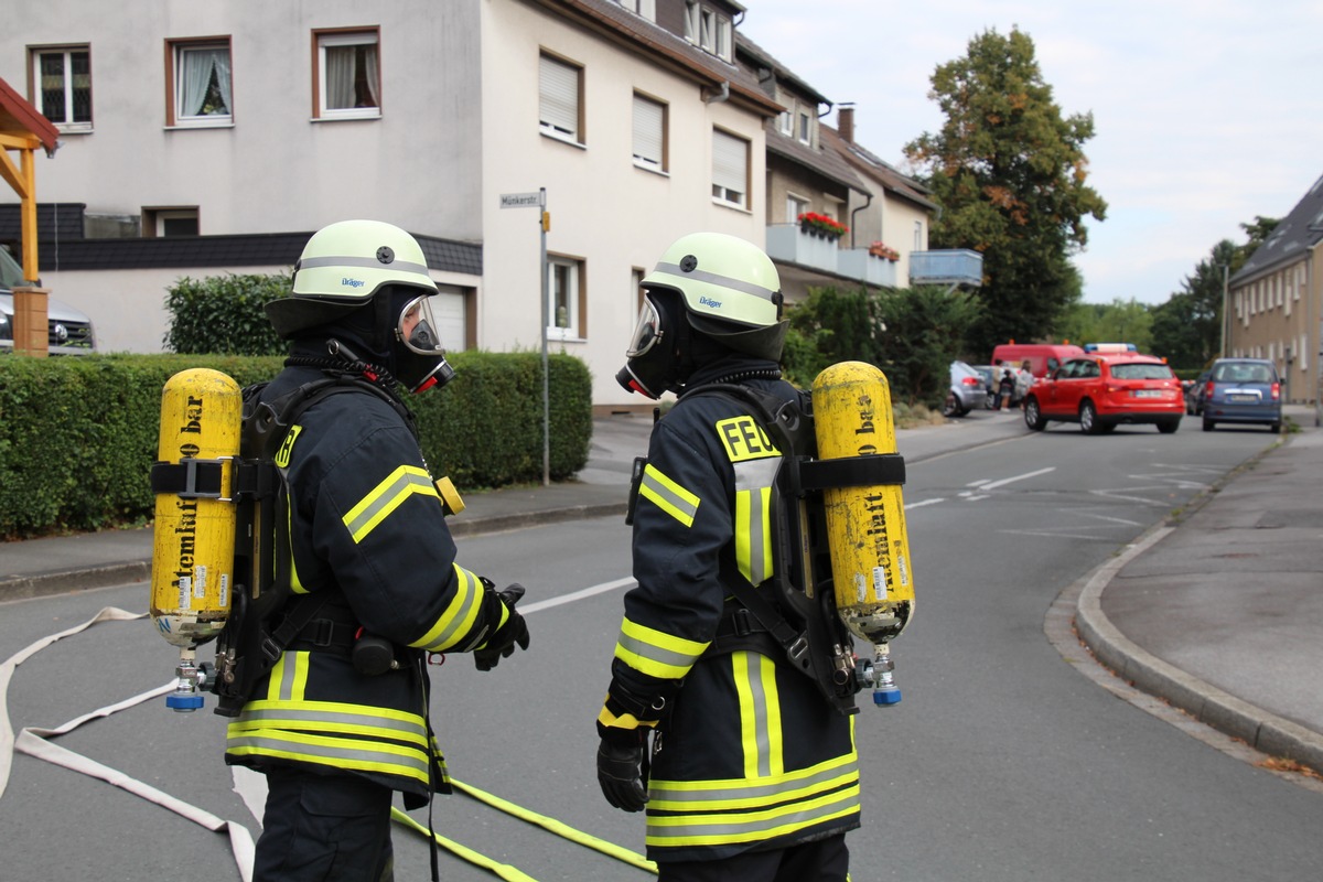 FW Menden: Gasaustritt durch beschädigte Leitung