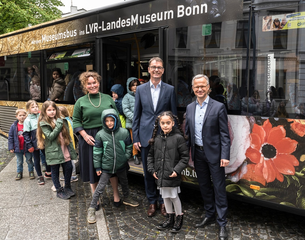 „Museumsbus“ bringt Schulen kostenfrei ins LVR-LandesMuseum Bonn - mit Unterstützung der Sparkasse KölnBonn