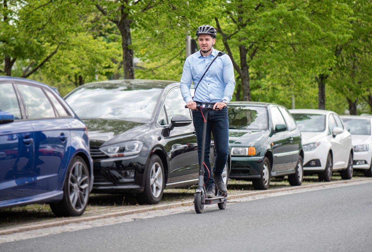 Wer seinen E-Scooter im Straßenverkehr nutzen will, braucht eine Versicherung