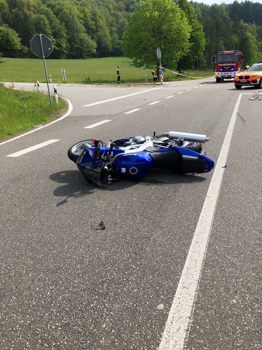 POL-PDPS: Motorradfahrer bei Verkehrsunfall tödlich verletzt