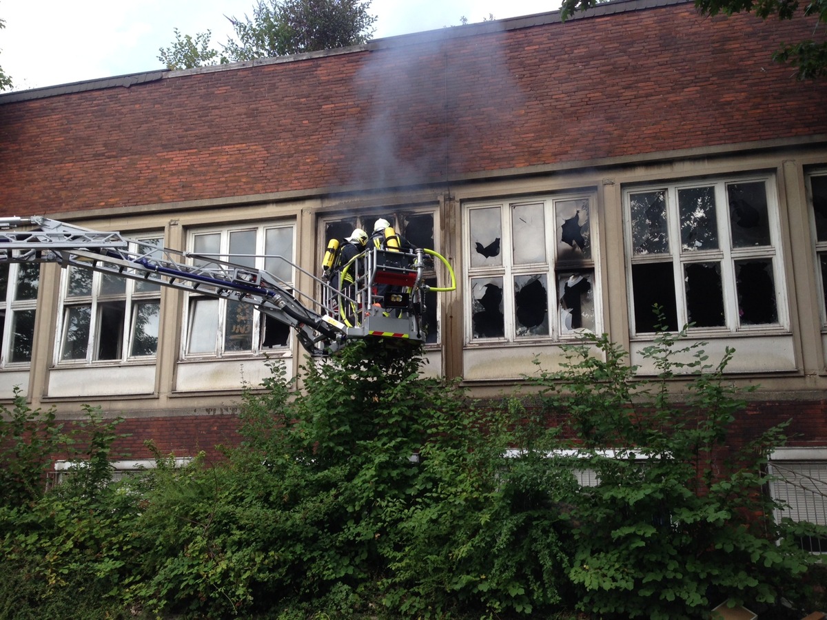 FW-GE: Brand im alten Gafög Gebäude