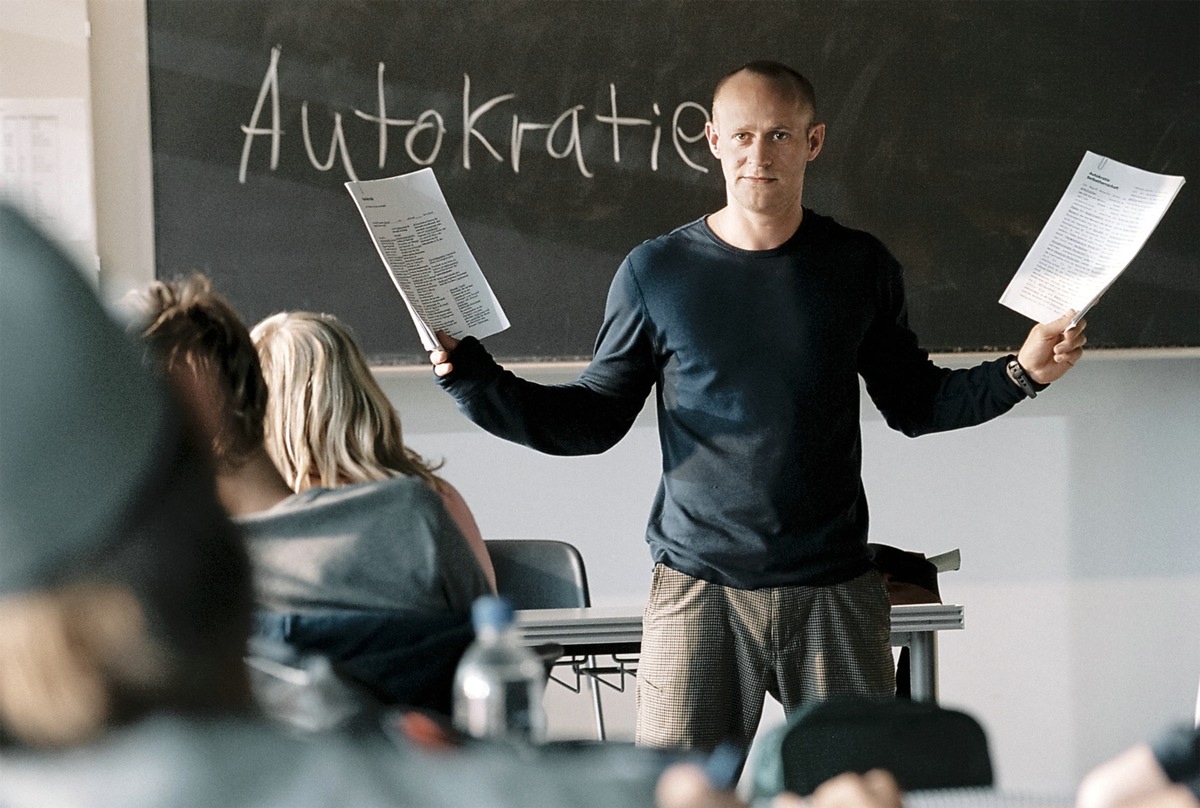 Diktatur-Stunde: Jürgen Vogel in &quot;Die Welle&quot; auf ProSieben (mit Bild)