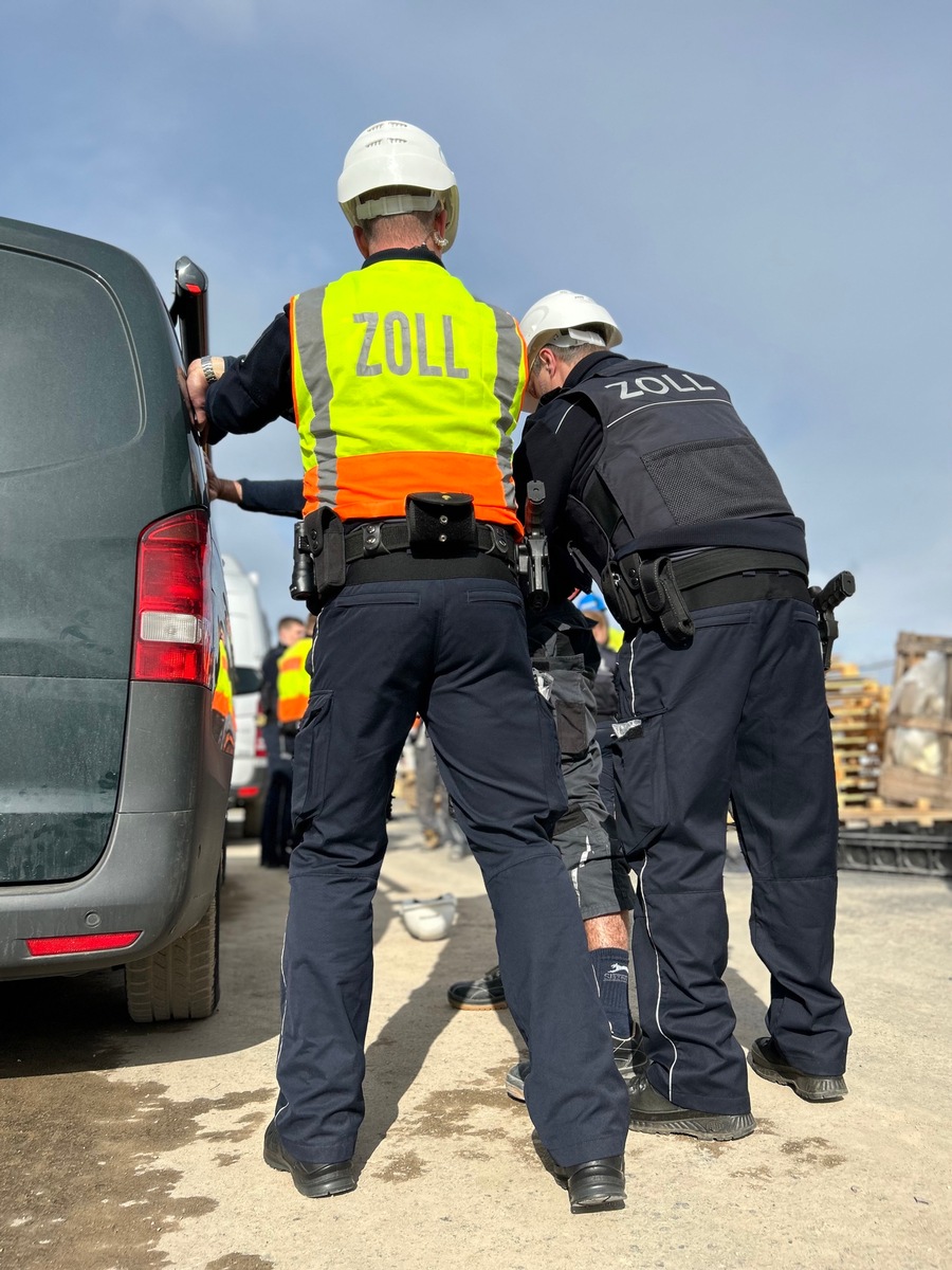 HZA-GI: Bundesweite Schwerpunktaktion gegen Schwarzarbeit Gießener Zoll nimmt Großbaustelle ins Visier - 29 Festnahmen