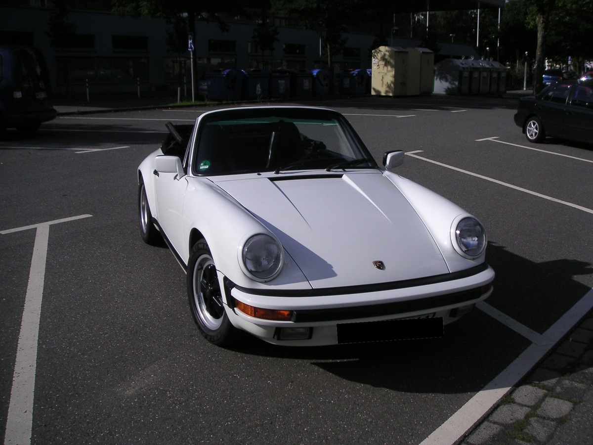 POL-D: Niederkassel - Porsche Youngtimer entwendet - Polizei fahndet mit Lichtbildern und bittet um Hinweise