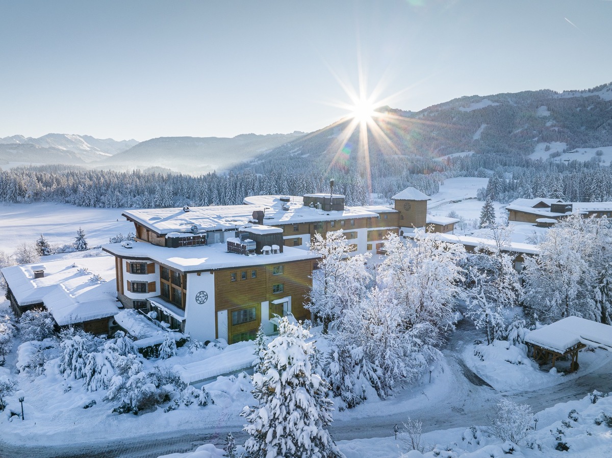 Sonnenalp Resort: Winterglück für alle! Wofür sonst wären die verschneiten Täler, die klare Bergluft und wärmenden Strahlen der Allgäuer Wintersonne da?