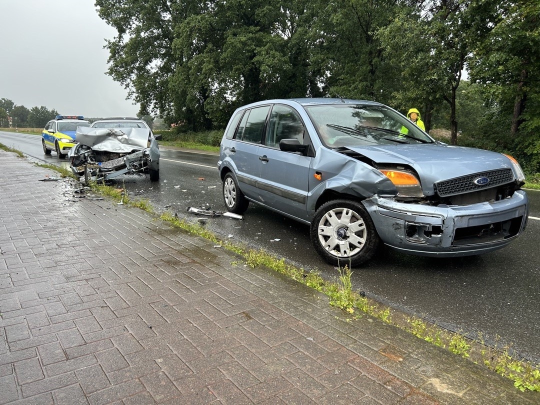 POL-NI: Heemsen - Kollision zweier PKW mit zwei Verletzten