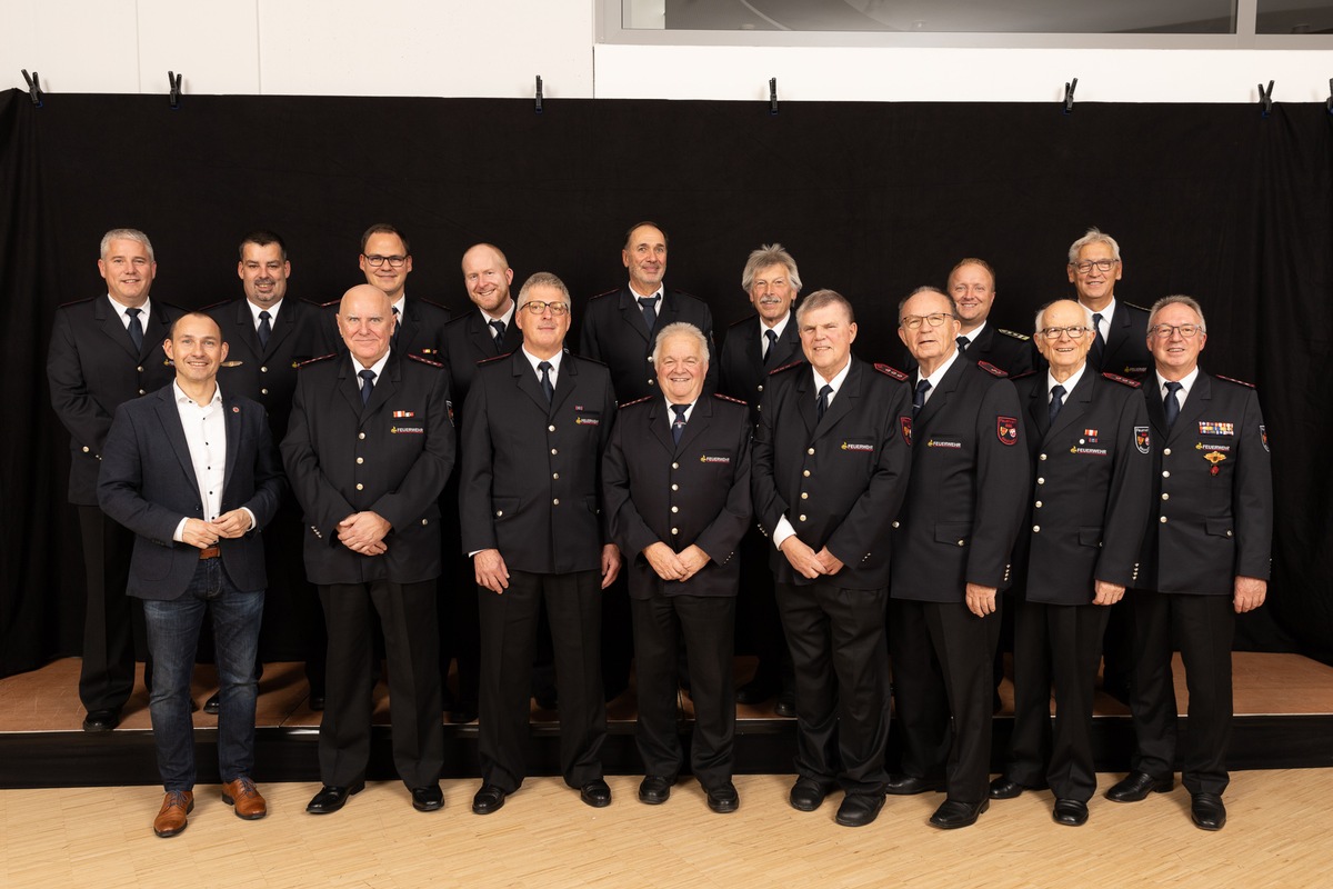 FW Böblingen: Zahlreiche Ehrungen bei der Feuerwehr Böblingen