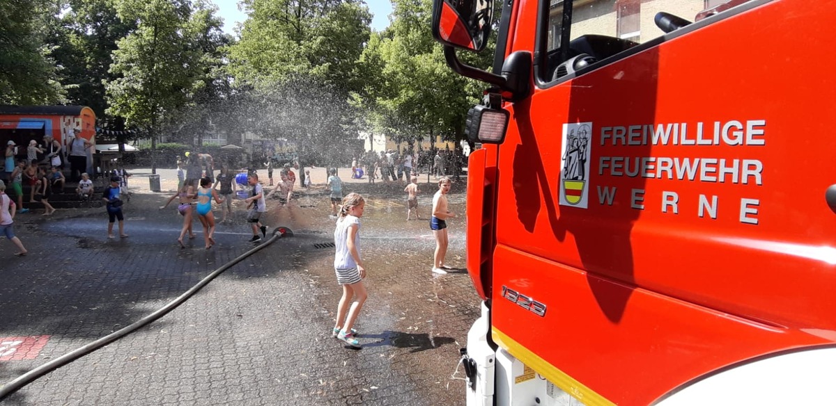 FW-WRN: Die Freiwillige Feuerwehr Werne eilt zur Hilfe in die Kinderstadt WERNUTOPIA