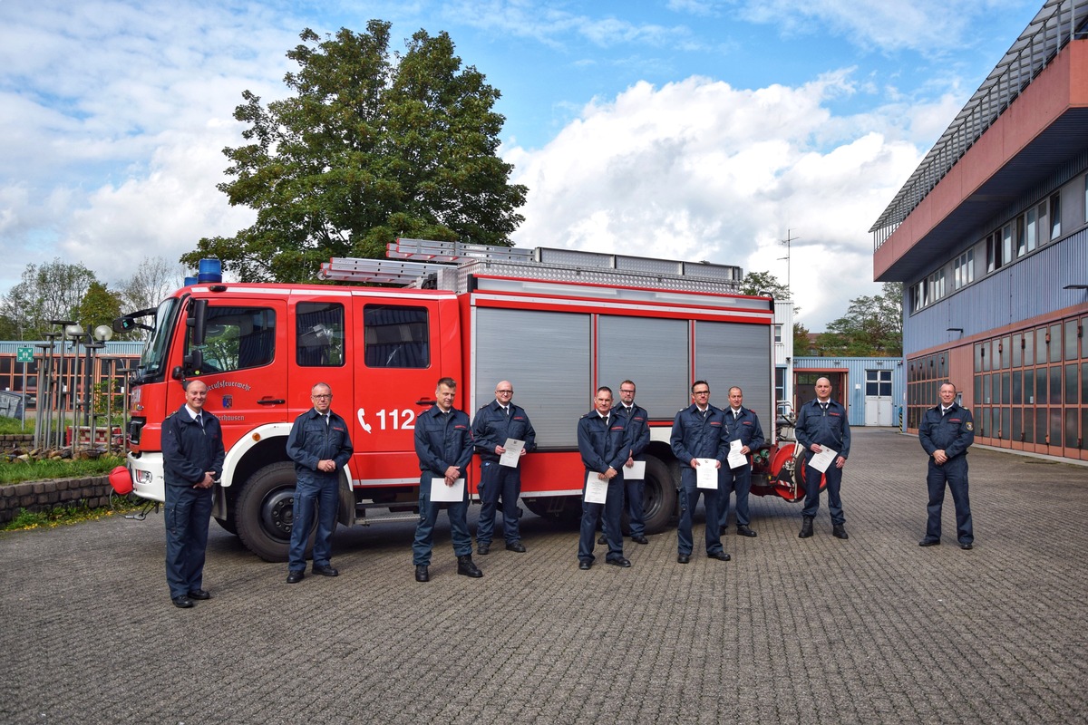 FW-OB: Ehrungen bei der Feuerwehr Oberhausen