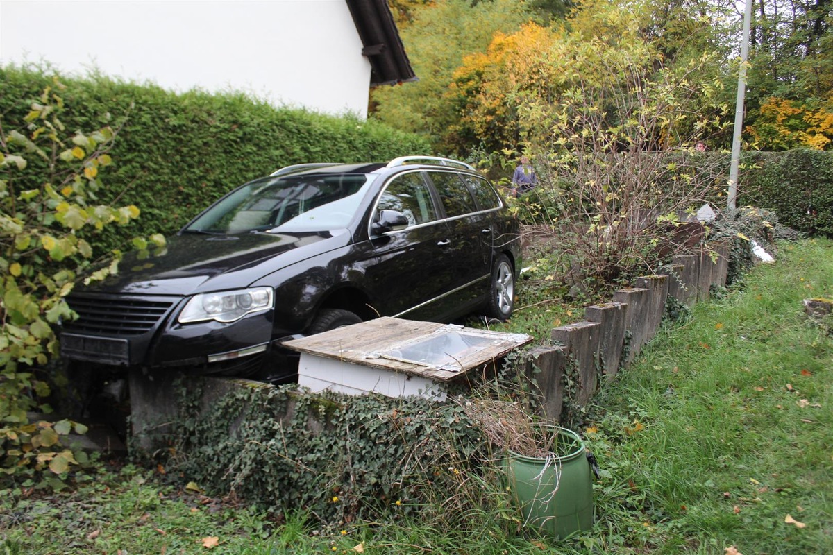 POL-PDKL: Auto alleine bergab gefahren