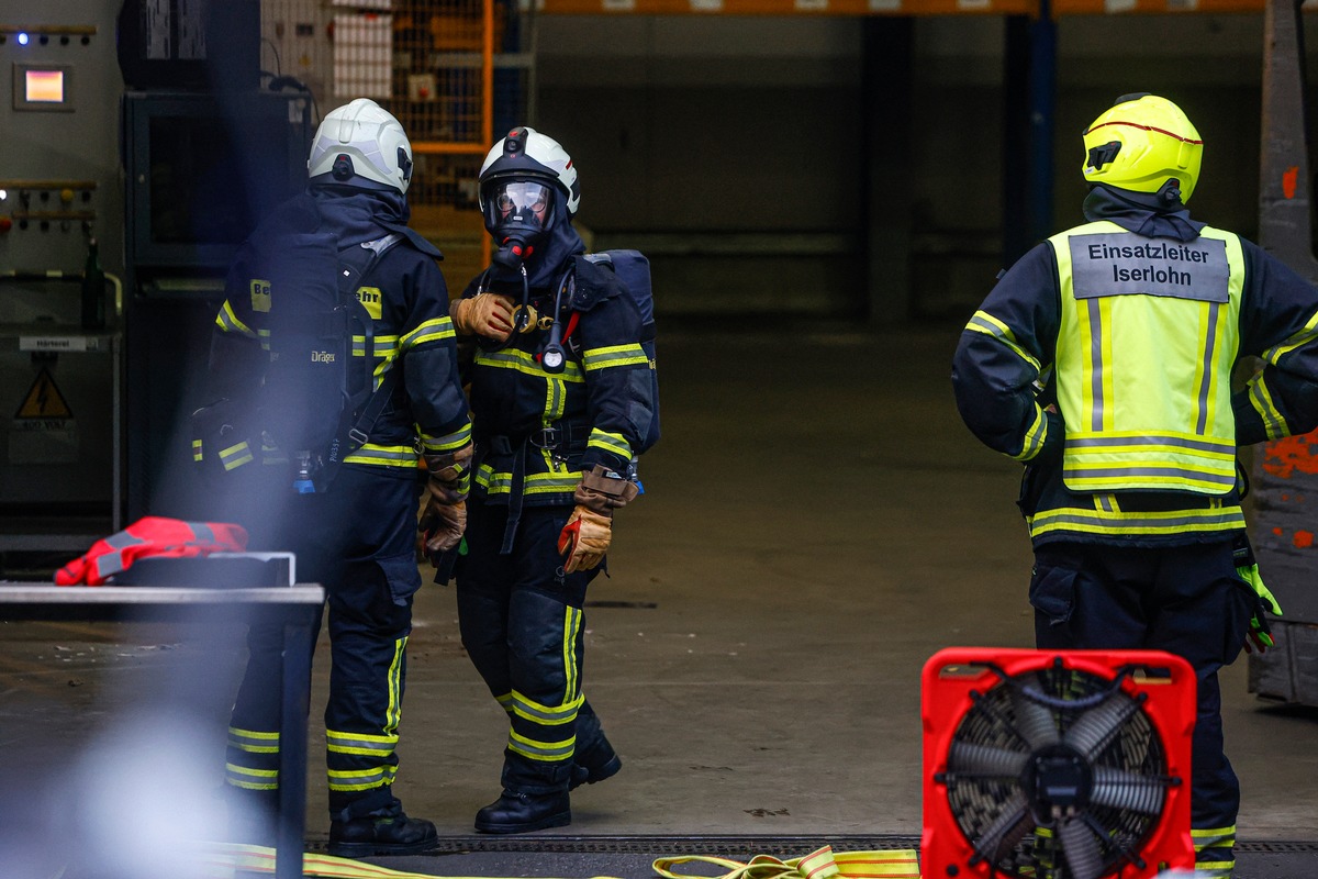 FW-MK: Brennende Absauganlage sorgt für Feuerwehreinsatz