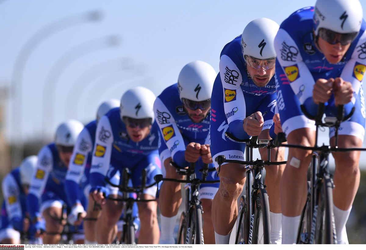 Le Tour &amp; Lidl: Rennfieber im Rheinland beginnt / &quot;Fresh Food-Partner&quot; des &quot;Quick-Step Teams&quot; begrüßt Fahrer zum Tourbeginn - viele attraktive Sonderangebote entlang der 1. Etappe (FOTO)