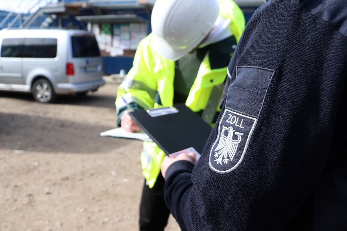 HZA-MS: Zoll entdeckt zahlreiche Verstöße auf Großbaustelle im Kreis Borken / Drei Arbeitnehmer ohne Aufenthaltserlaubnis und mehrere Scheinselbstständige angetroffen