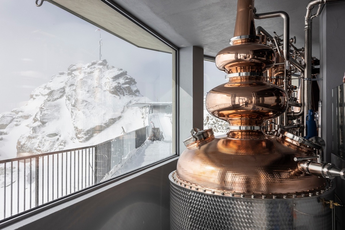 Weltweit höchstgelegene Whisky-Destillerie wird auf dem Corvatsch 3303 eröffnet