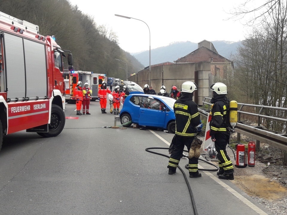 FW-MK: Verkehrsunfall auf der B 236