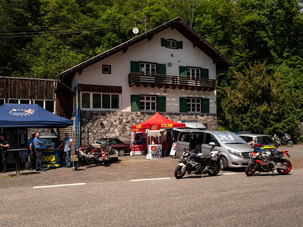 POL-GI: Pressemeldung vom 03.06.2019:

Verkehrskontrolle auf der B 276 - Polizei überprüft und appelliert