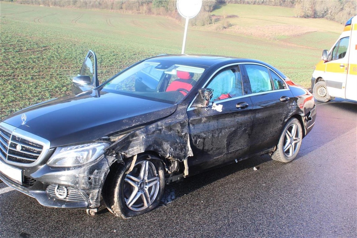 POL-PDKL: Verkehrsunfall bei tiefstehender Sonne