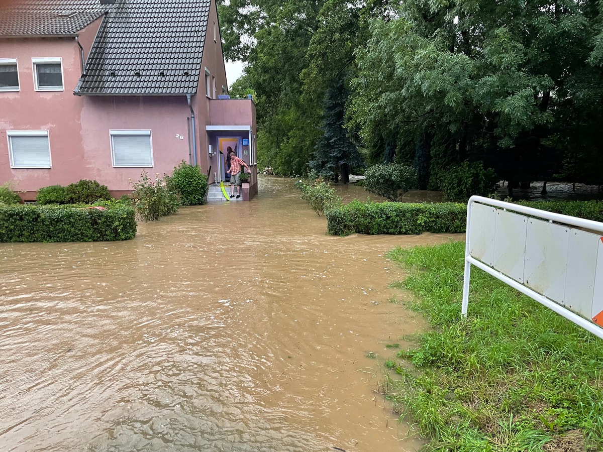 FW Ratingen: Viele überörtliche Einsätze - Feuerwehr Ratingen lange Zeit gefordert